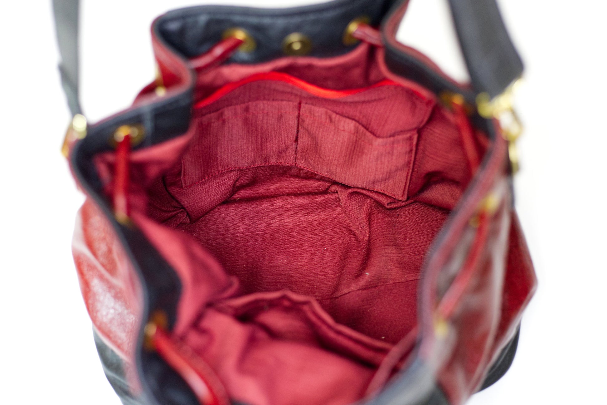 Martha Brae Bucket bag open