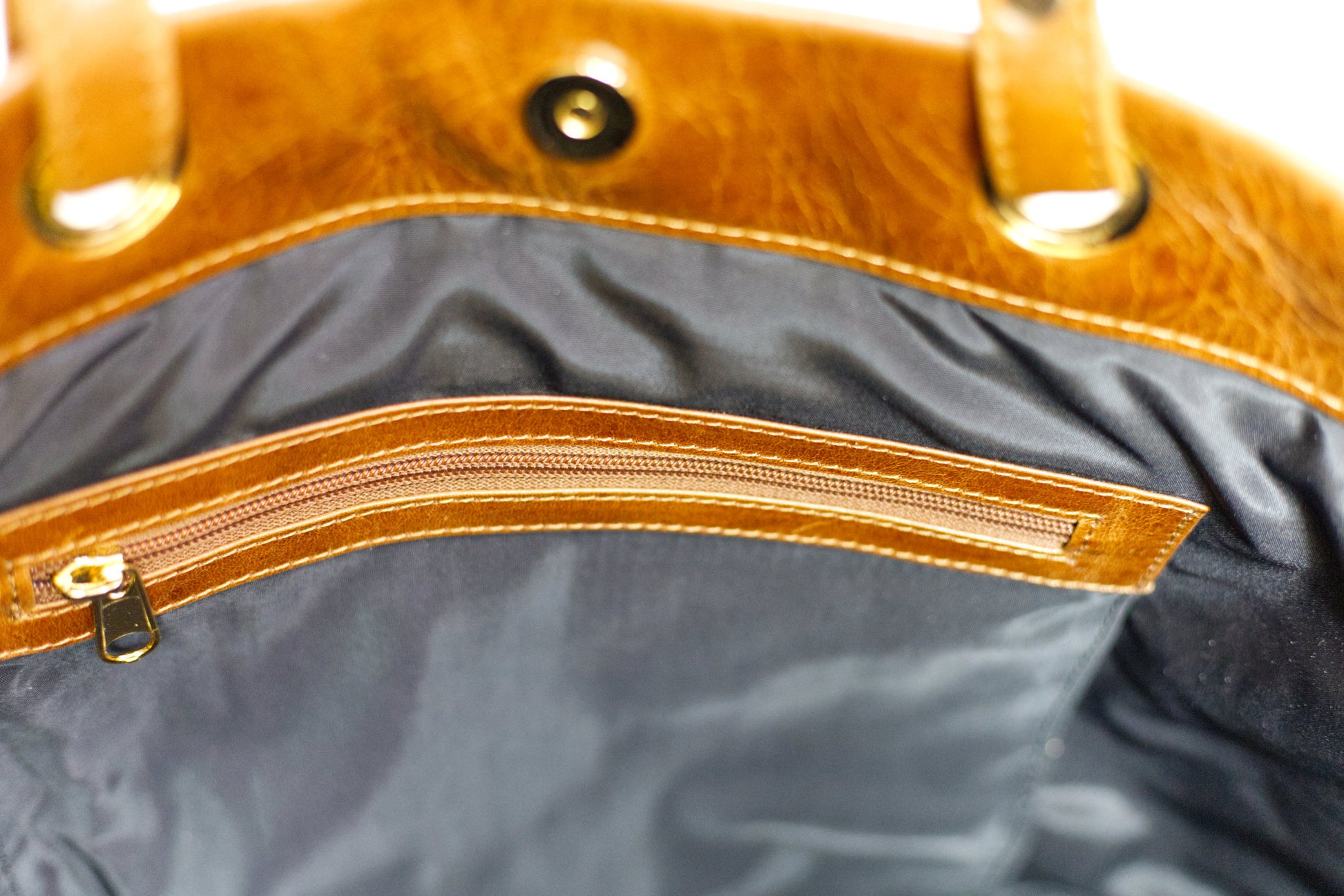 Port Antonio Tote pocket chain