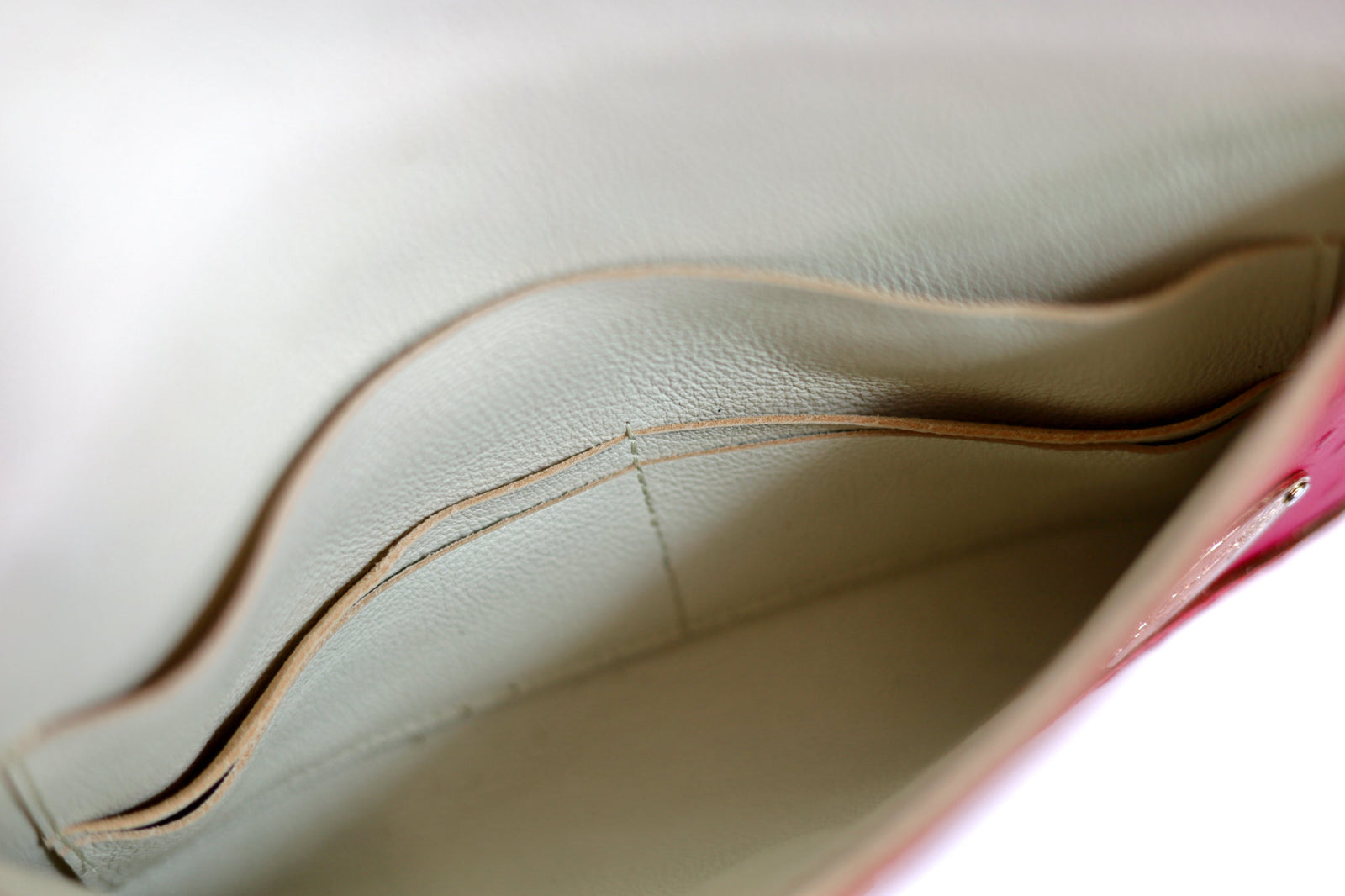 Half Way III Clutch | Magnetic Magenta